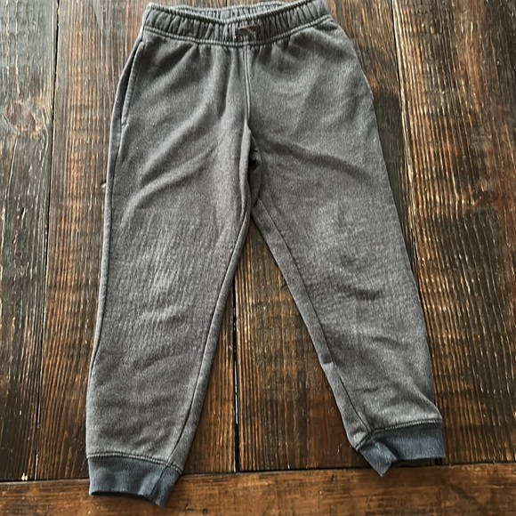 Boys Bundle of 4/5 Pants - Picture 4 of 5